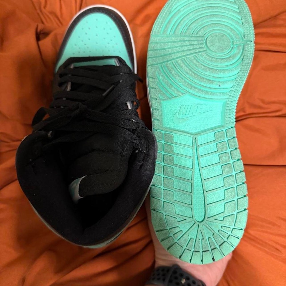 Nike Youth Sneakers Size 6